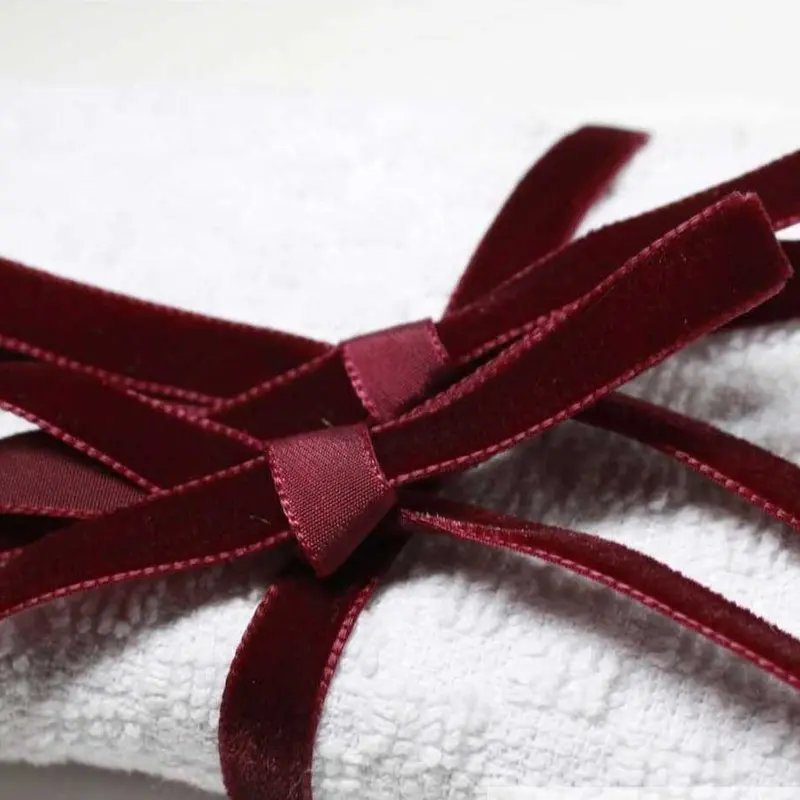 Berisfords Velvet Ribbon, Burgundy 1