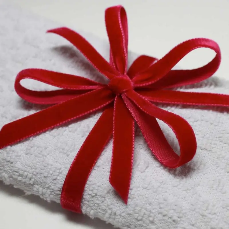 Berisfords Velvet Ribbon, Cardinal 2