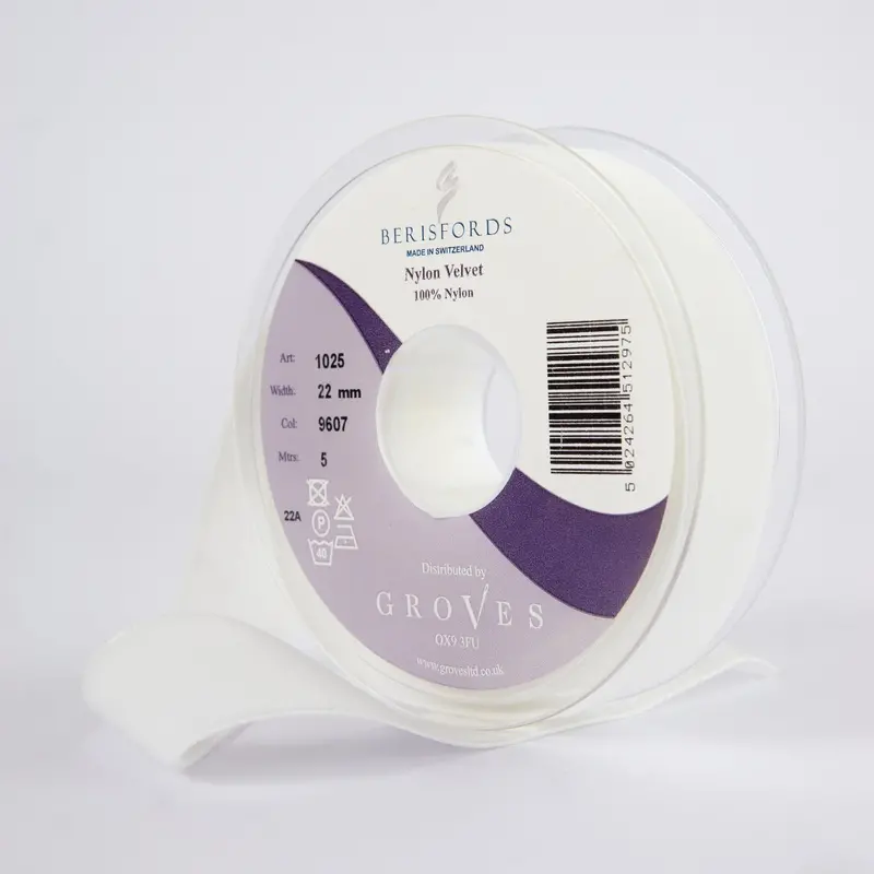Berisfords Velvet Ribbon, Ecru 1