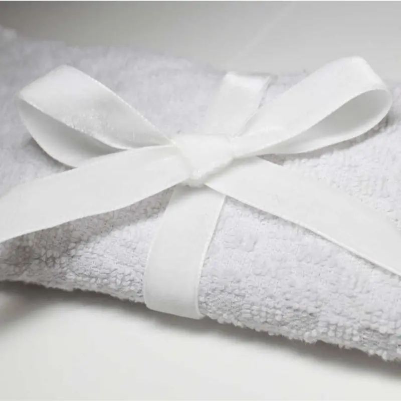 Berisfords Velvet Ribbon, Ecru 2