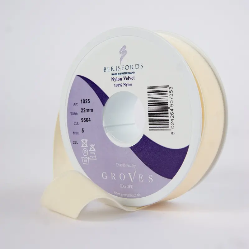 Berisfords Velvet Ribbon, Eggshell 1