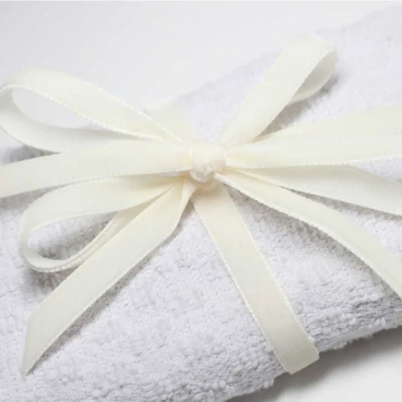 Berisfords Velvet Ribbon, Eggshell 2