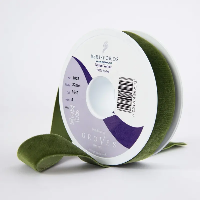 Berisfords Velvet Ribbon, Moss Green 1