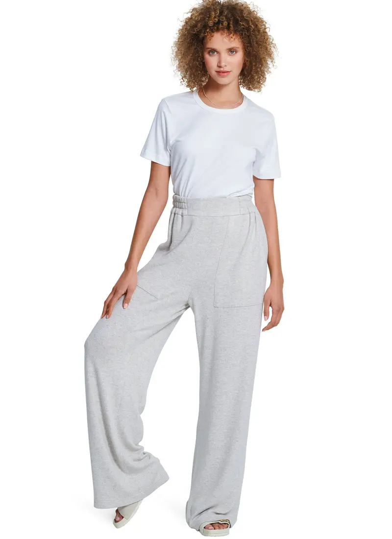 Burda Sewing Pattern 5853 Misses' Loungewear 1