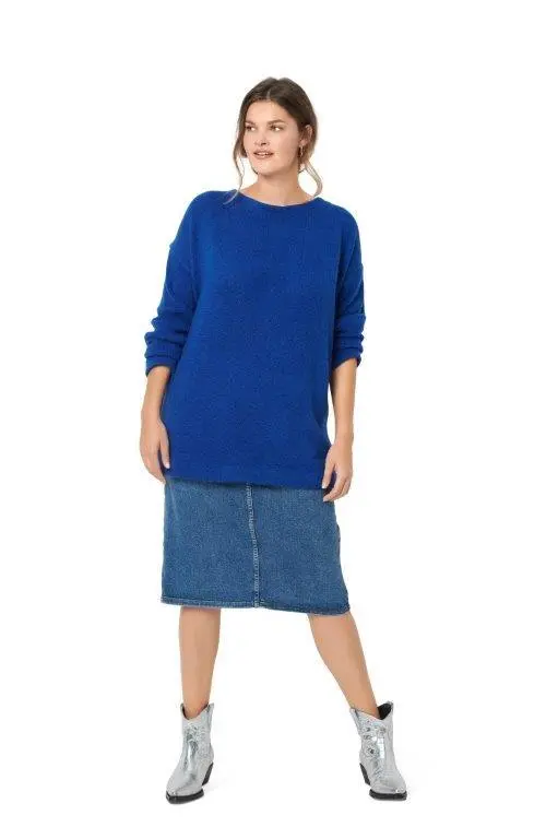 Burda Sewing Pattern 6093 Pullover 1