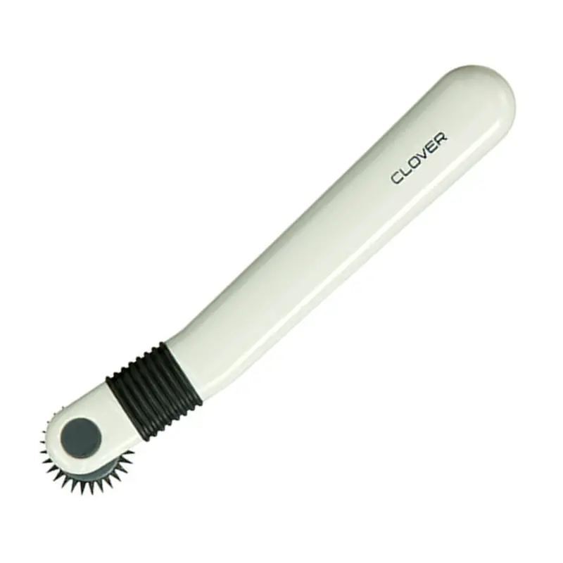 Clover Pattern Tracing Wheel With Serrated Edges 1