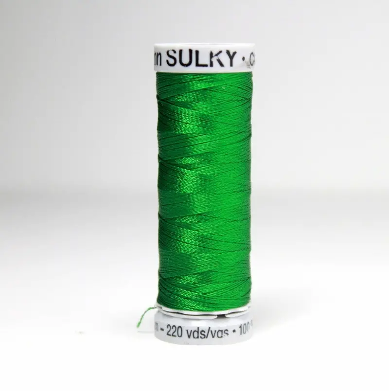 Gutermann Rayon 40 Embroidery Thread 1051 Christmas Green 1