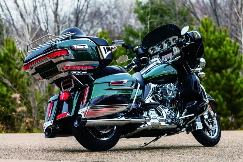 Kuryakyn Tri-Line Inner Fairing Cover Chrome 2