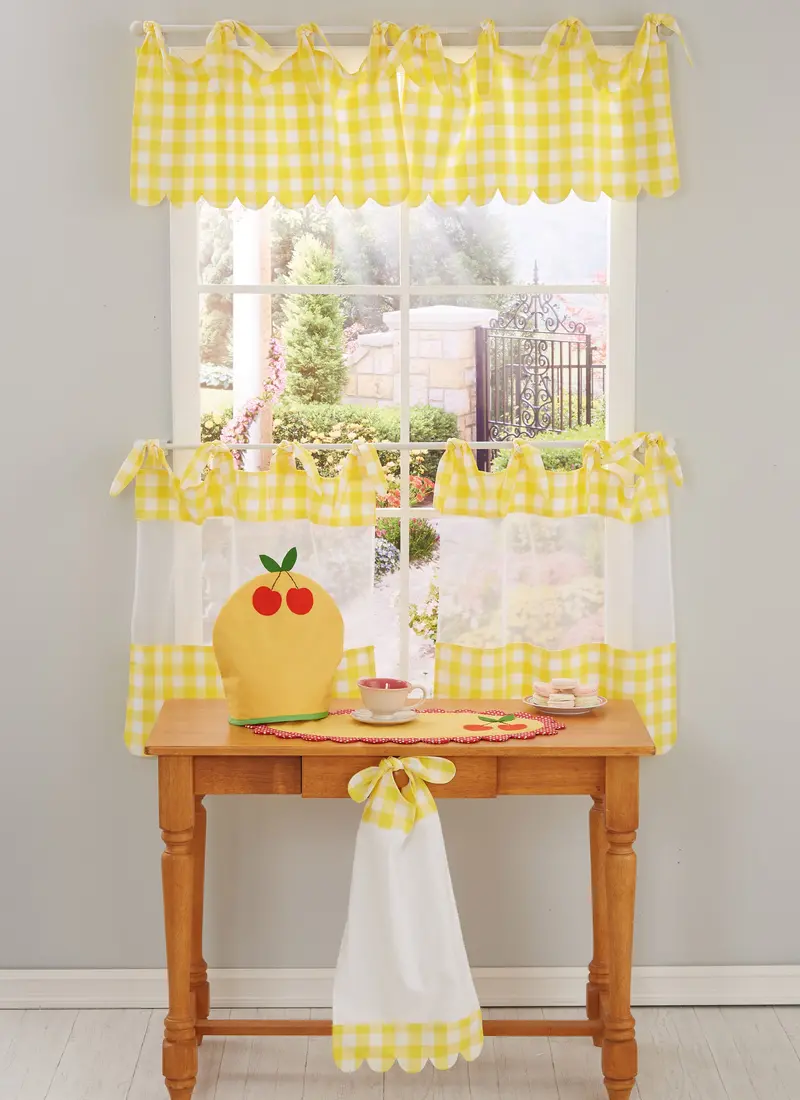 Mccalls 8302 Kitchen Décor And Apron Sewing Pattern 1