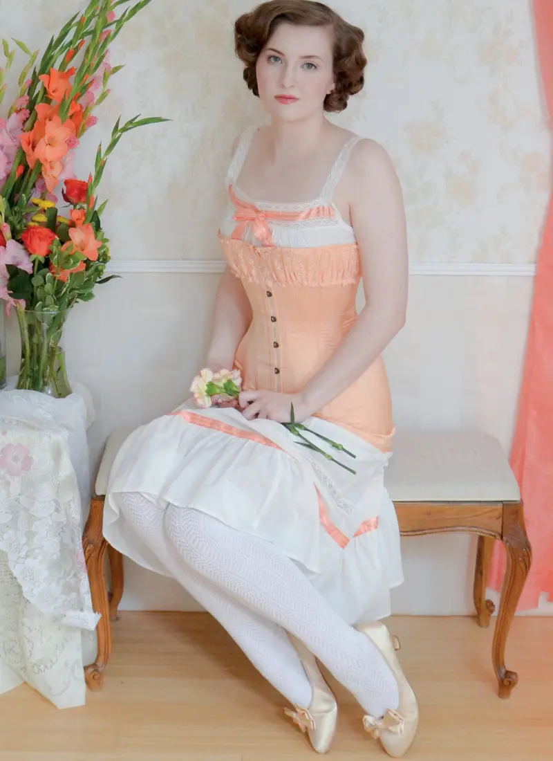 Mccall's Sewing Pattern 7915 Corset And Chemise Costume 1
