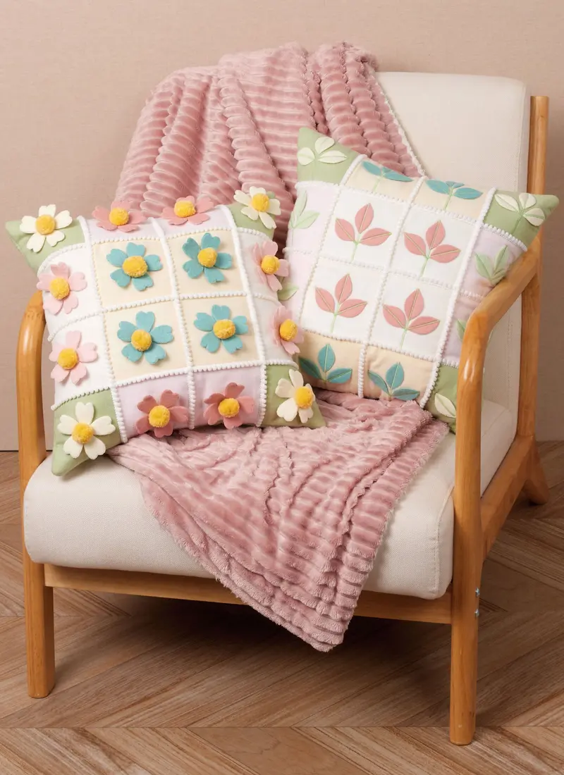 Mccall's Sewing Pattern 8573 Pillows 1