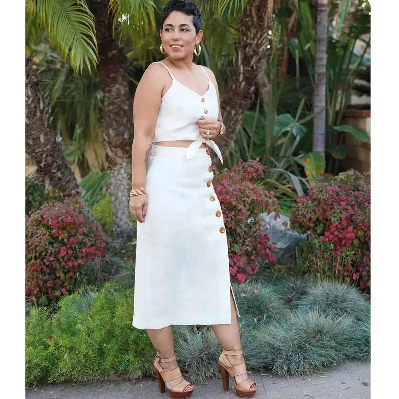 Simplicity 8927 Mimi G Close-Fitting Tie-Front Crop Top, 1
