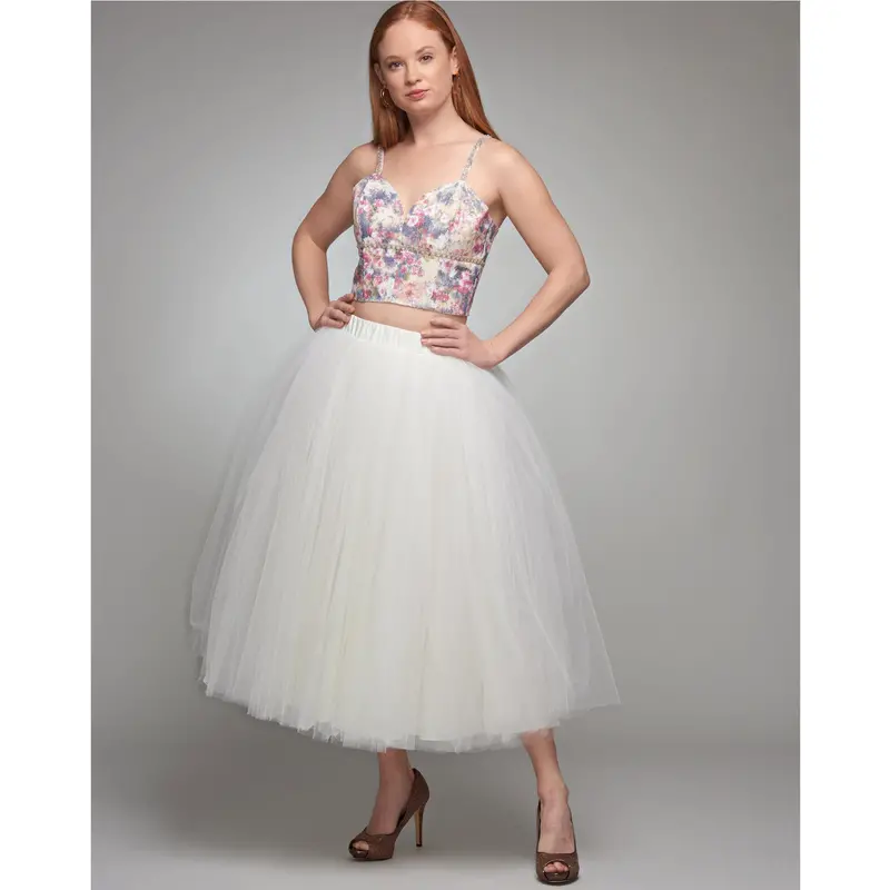 Simplicity Pattern 8869 Misses' Lined Tops 1