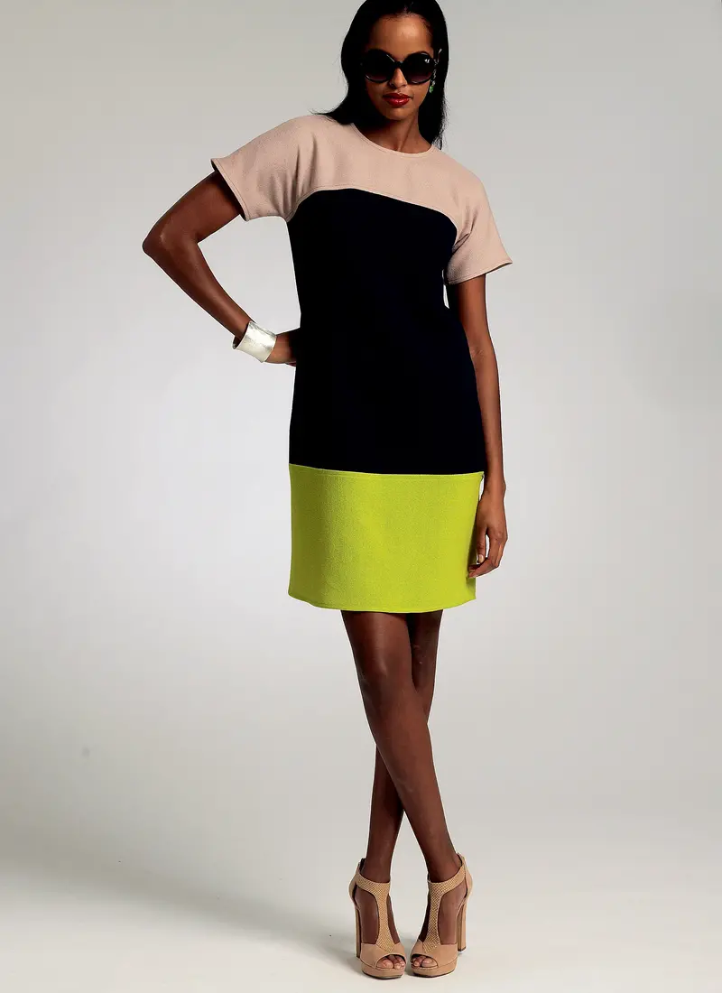 Vogue Pattern 8805 Misses' Dress | Very Easy 1